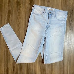 Hollister Light Wash Skinny Jeans size 26